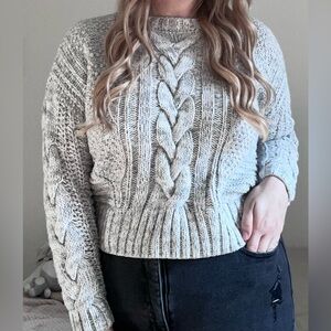 Knot sweater in gray